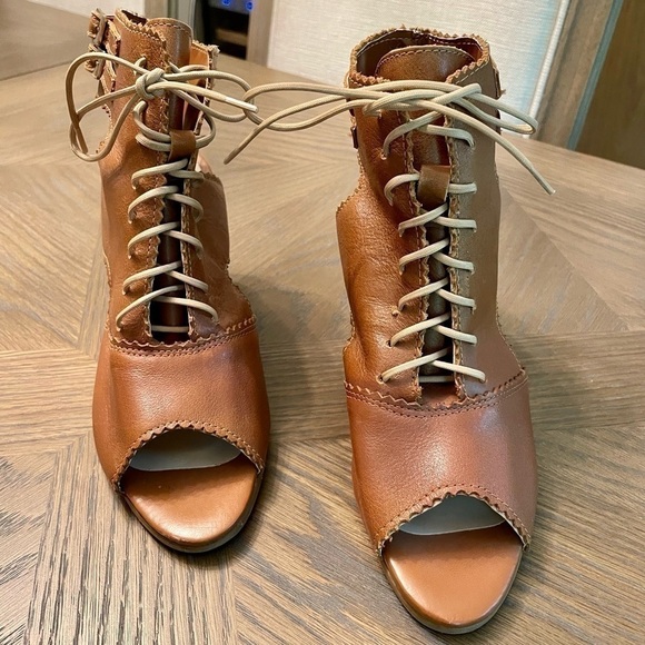 Nwot Brantano Leather Lace up Open Toe and Open Heel Caramel - Picture 2 of 16